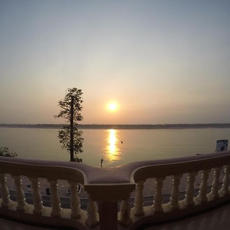 Hengheng II Guest House Krâchéh Zewnętrze zdjęcie