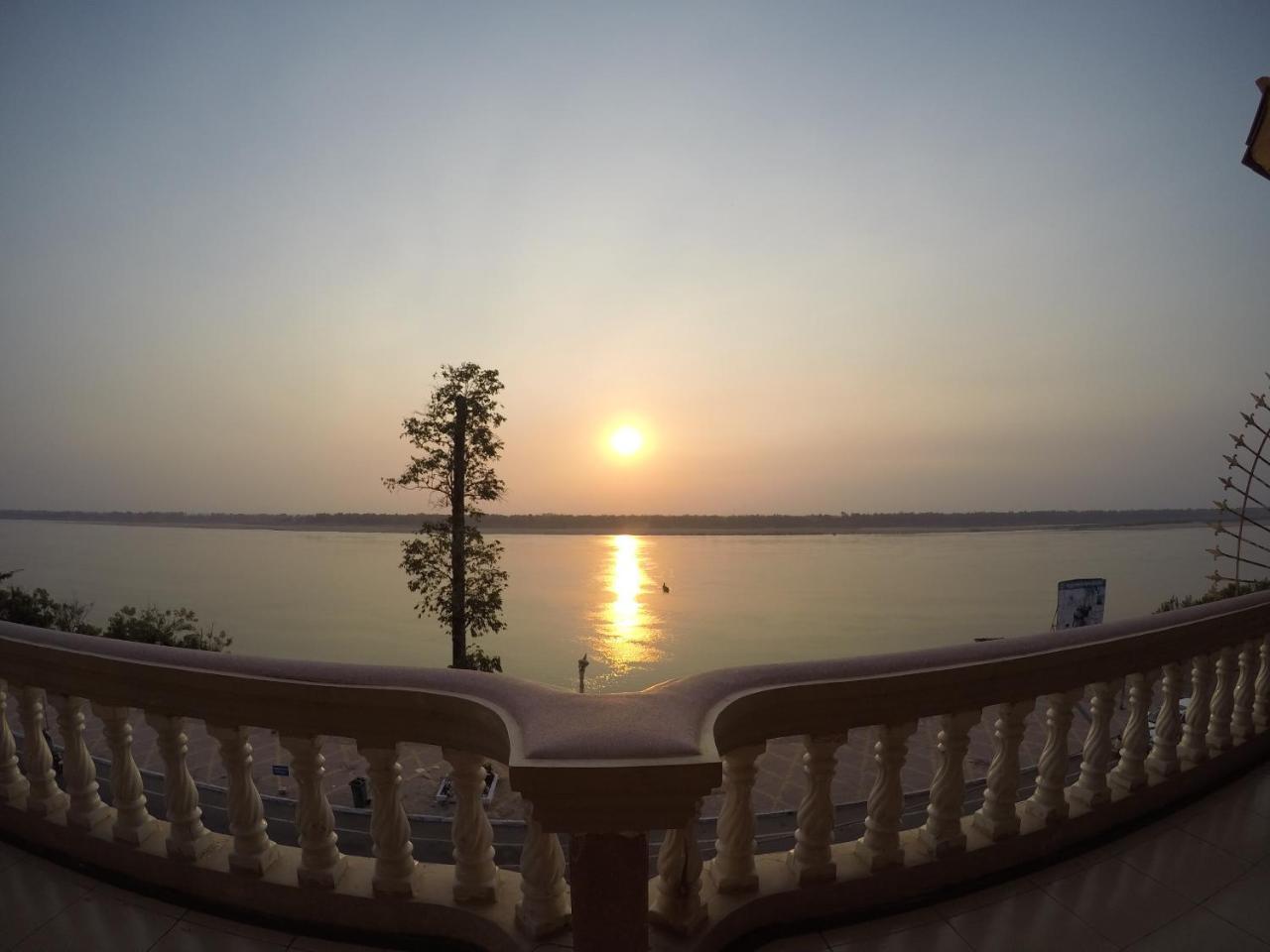 Hengheng II Guest House Krâchéh Zewnętrze zdjęcie
