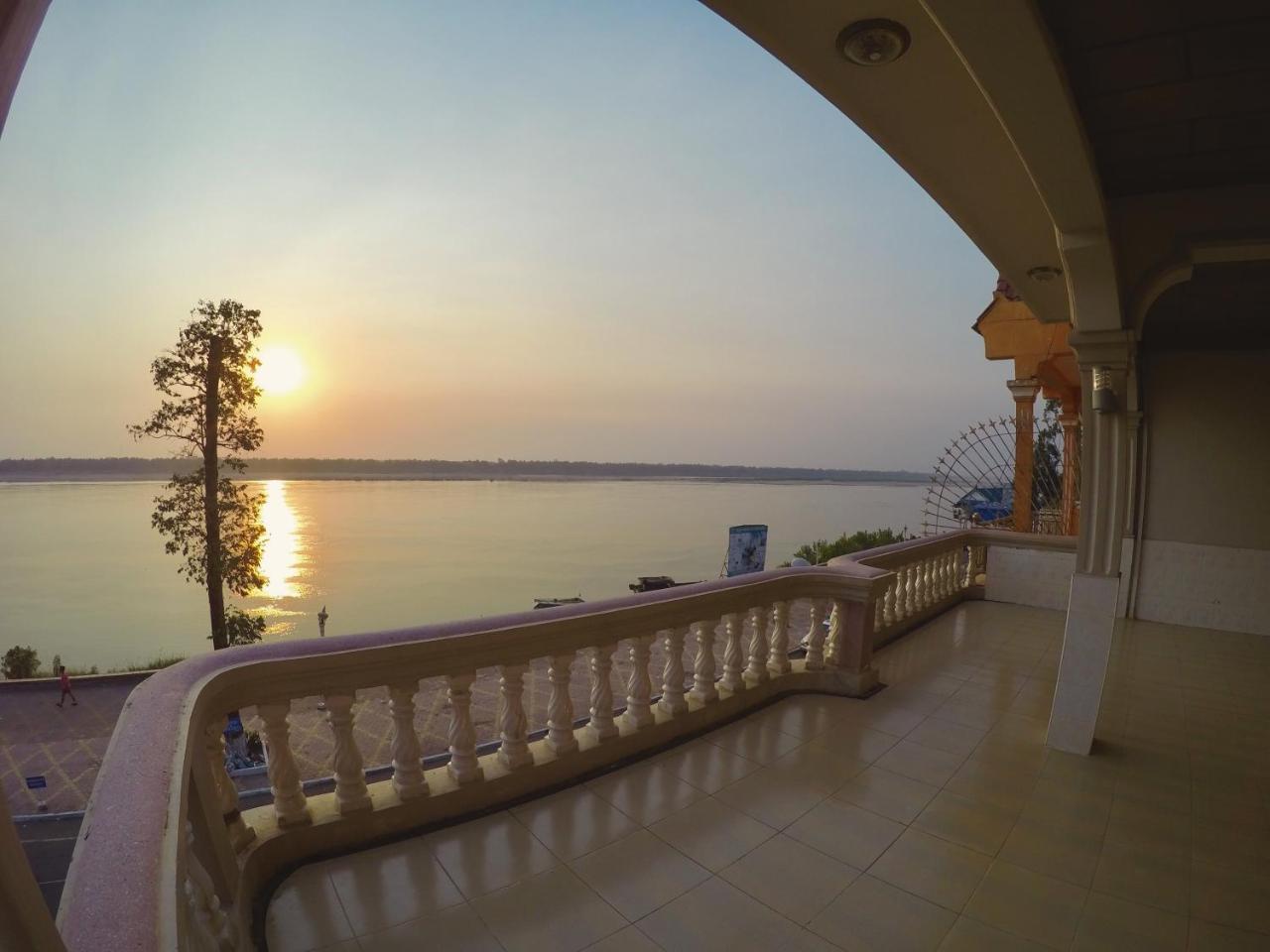 Hengheng II Guest House Krâchéh Zewnętrze zdjęcie